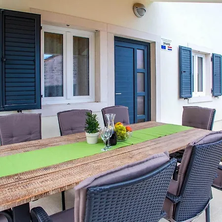 Orljak Tatil Evi *