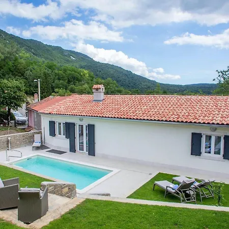 Nyaraló Orljak Buzet